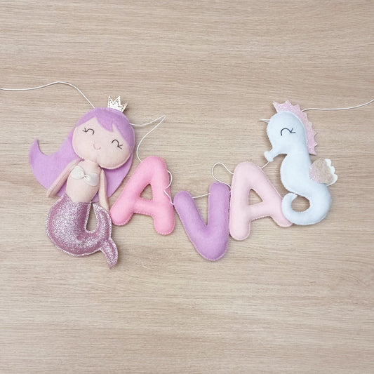 Guirlande prénom en feutrine faite main et personnalisable. Cadeau pour bébé.