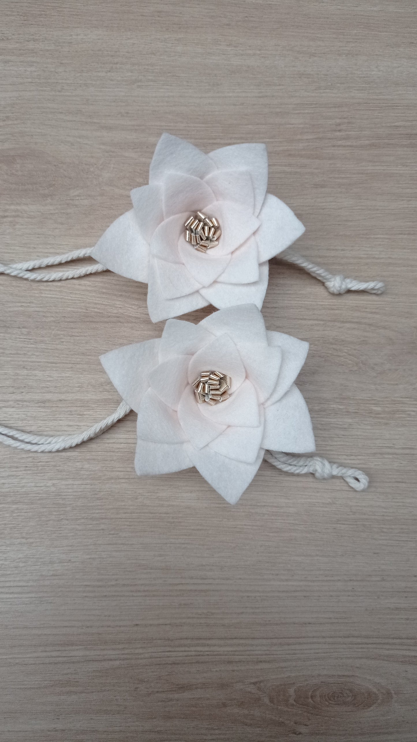 Lot de 2 embrasses rideau fleur blanche et dorée
