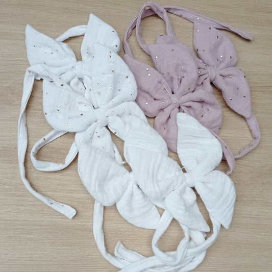 Embrasse pour rideaux en forme de papillons en tissu double gaze de coton pour décoration de lit cabane.